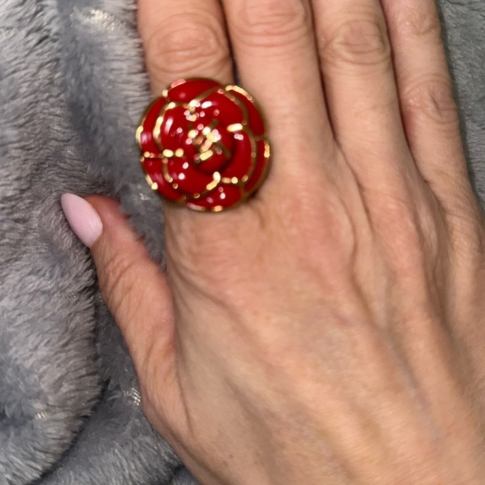 St. John Cocktail Ring - Picture 4 of 4
